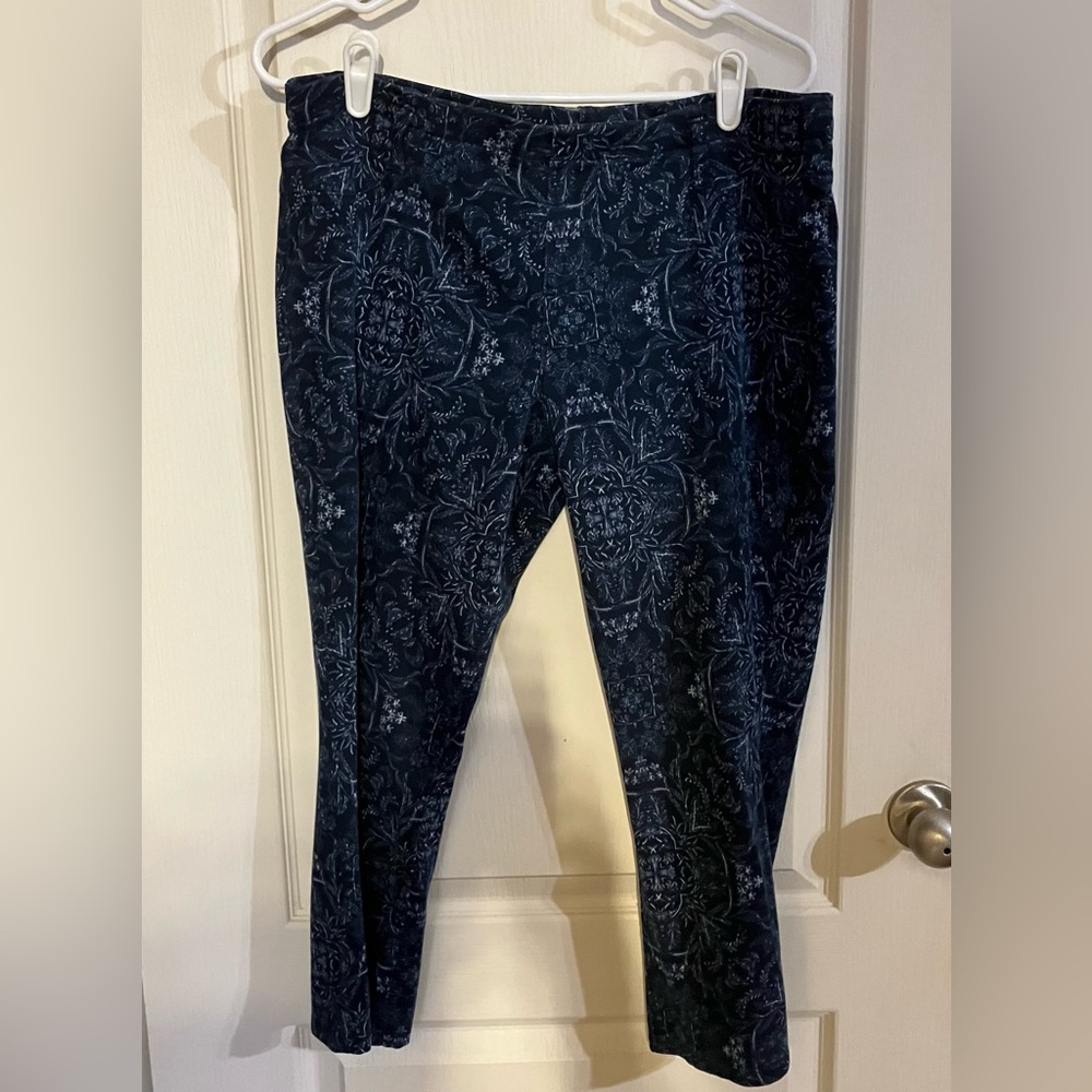 Mixit Leggings, Cropped. Large. Good condition.